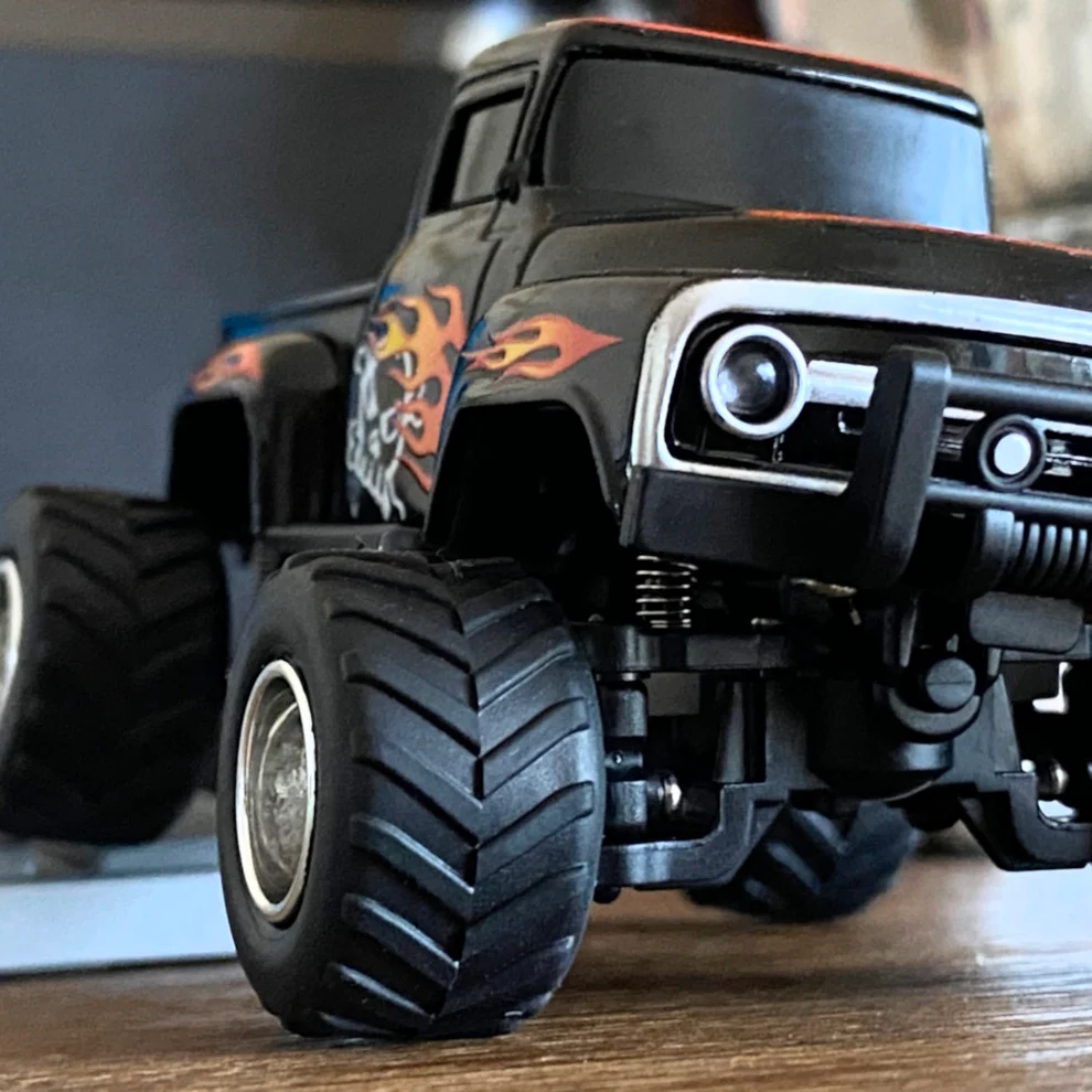 Black_5_1000x1000.webp RC 1:64 Little Monster Pickup